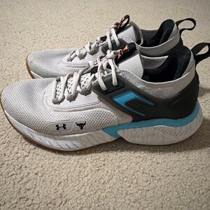 Under Armour Men’s 8.5 Project Rock 5 Low 305 Shoes Sneakers 3025435-103 Gray